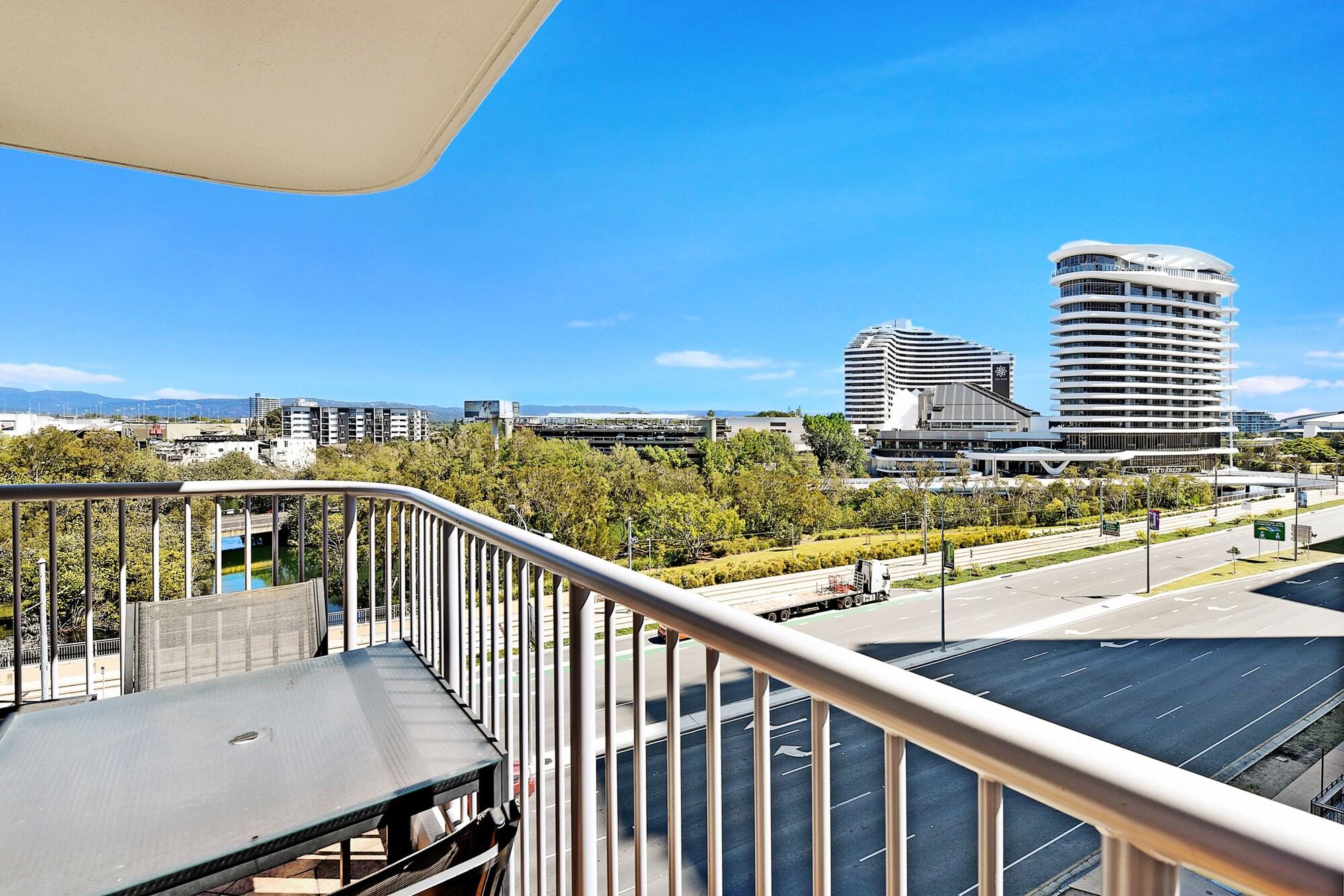 Broadbeach Travel Inn Apartments Gold Coast Exterior foto