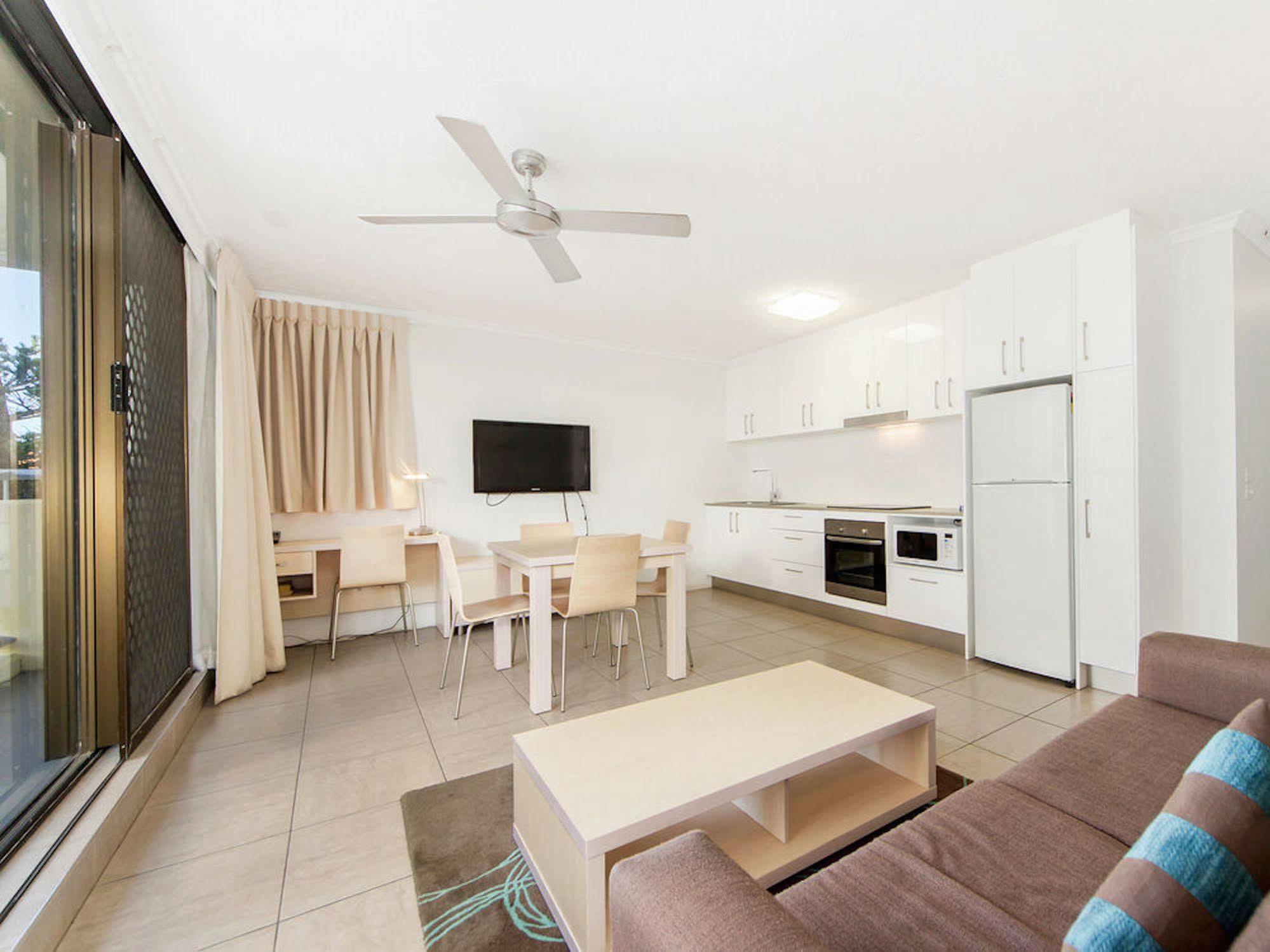 Broadbeach Travel Inn Apartments Gold Coast Exterior foto
